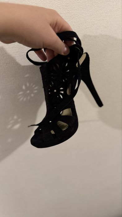 Босоніжки, туфлі натуральна шкіра/замш в ідеальному стані