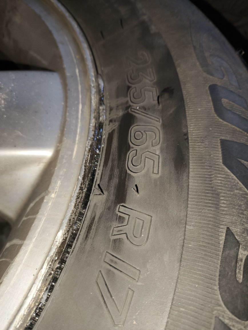 Felgi z oponami zimowymi Jeep 5x127 r17
