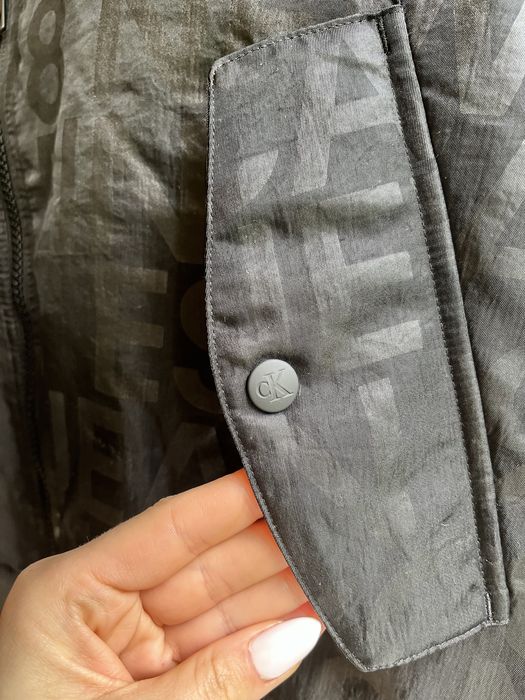 Продам НОВЫЙ бомбер Calvin Klein оригинал!новый!