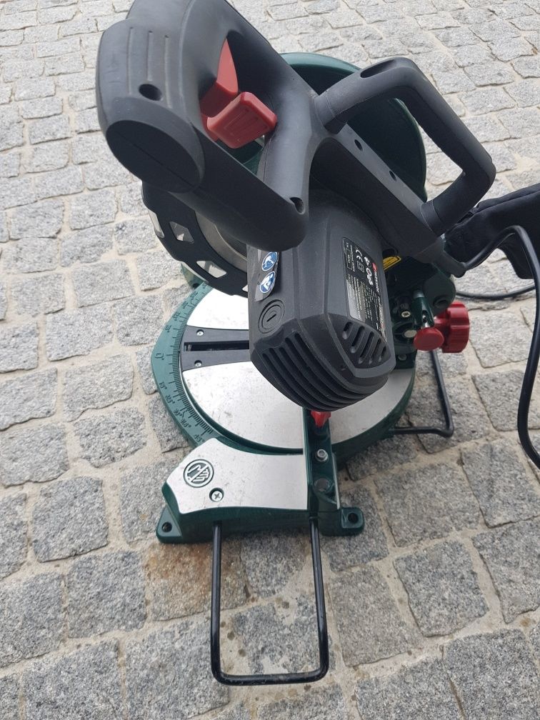 Serra de esquadria com lazer Parkside