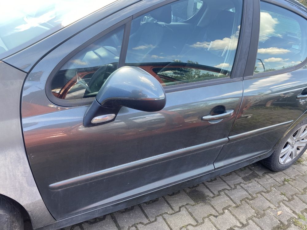 Peugeot 207 drzwi prawe przód przednie kompletne ładne