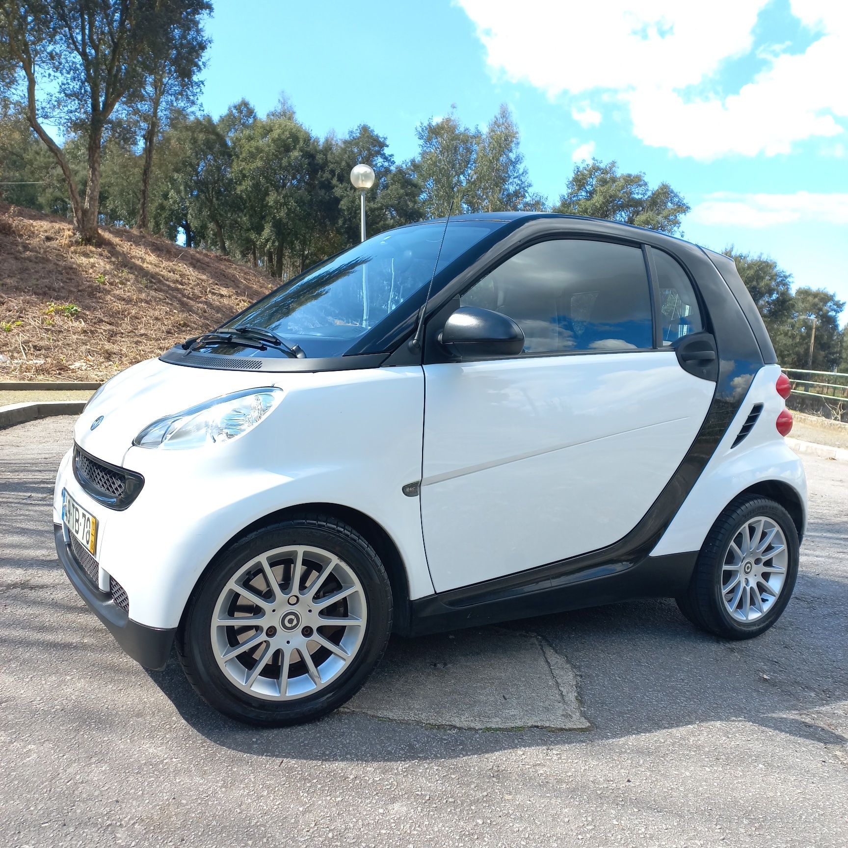 Vende-se Smart fortwo coupé 0.90 Cdi 2010, poucos km