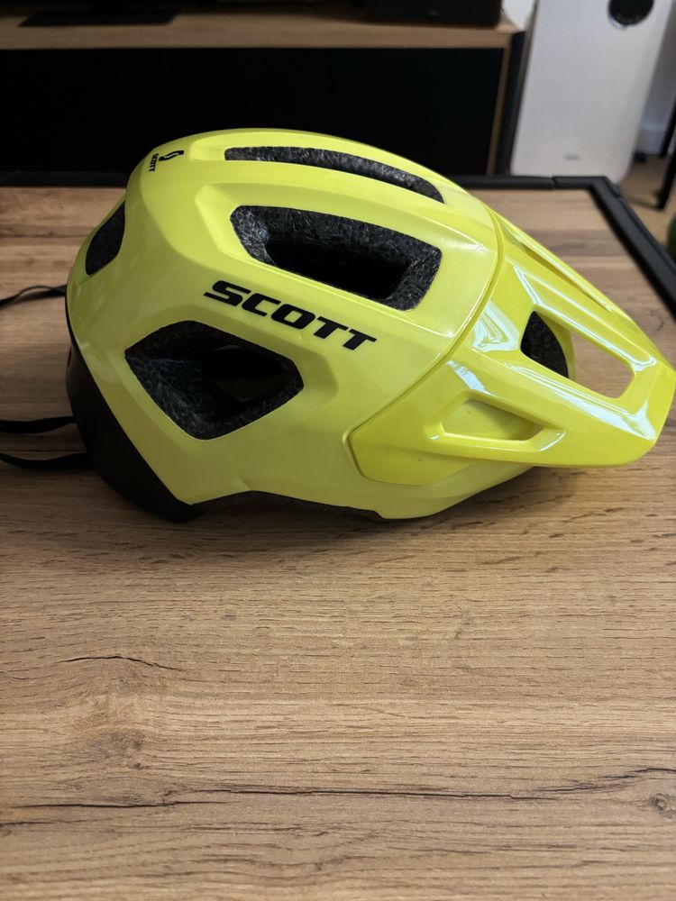 Skorupa kasku scott argo plus junior