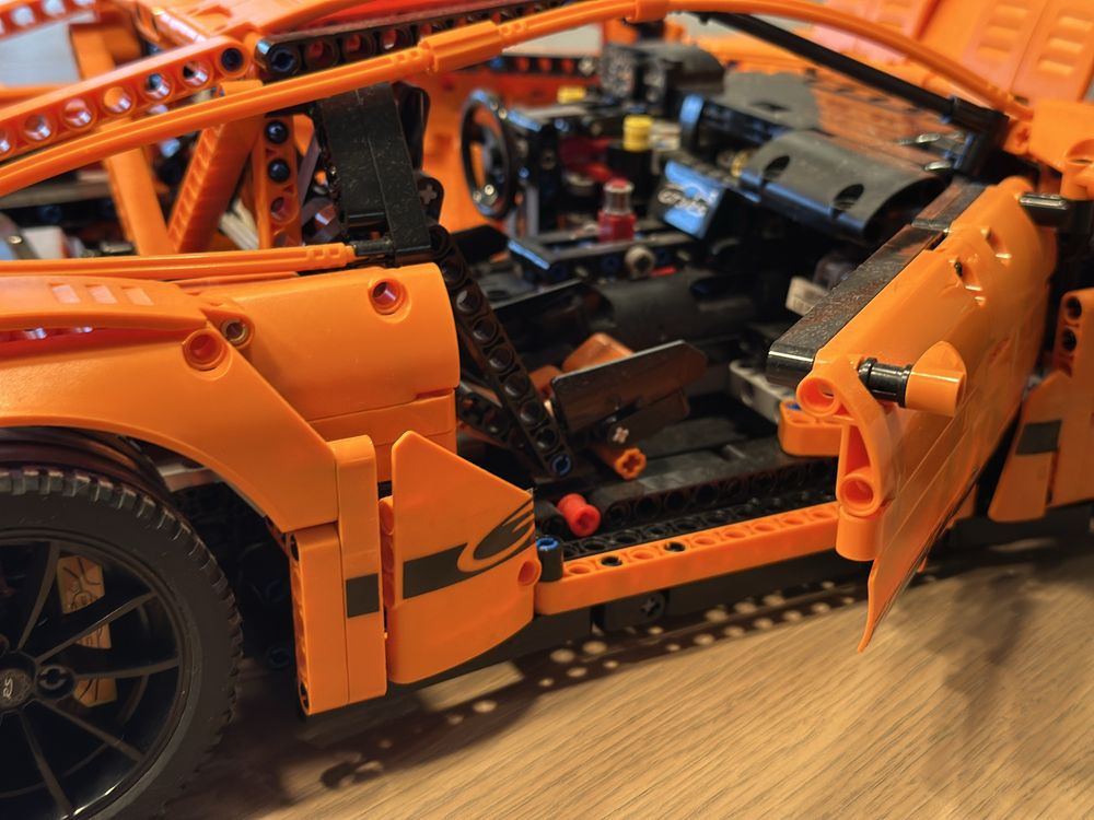 Porsche 911 GT3 RS + Extra Decalques Technic 42056