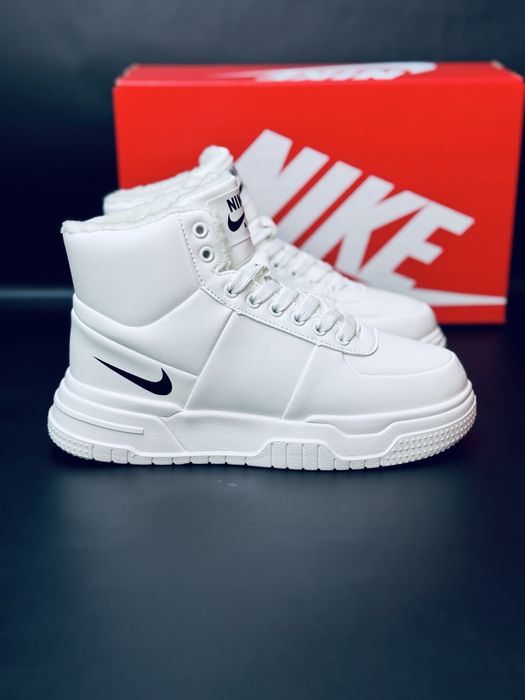 Зимние кроссовки белые Nike / удобные легкие кожаные ботинки Найк