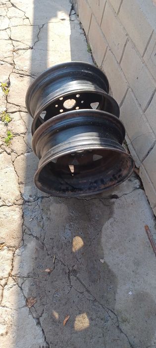 Шини з дисками Ауді 100 с3. (фольксваген)