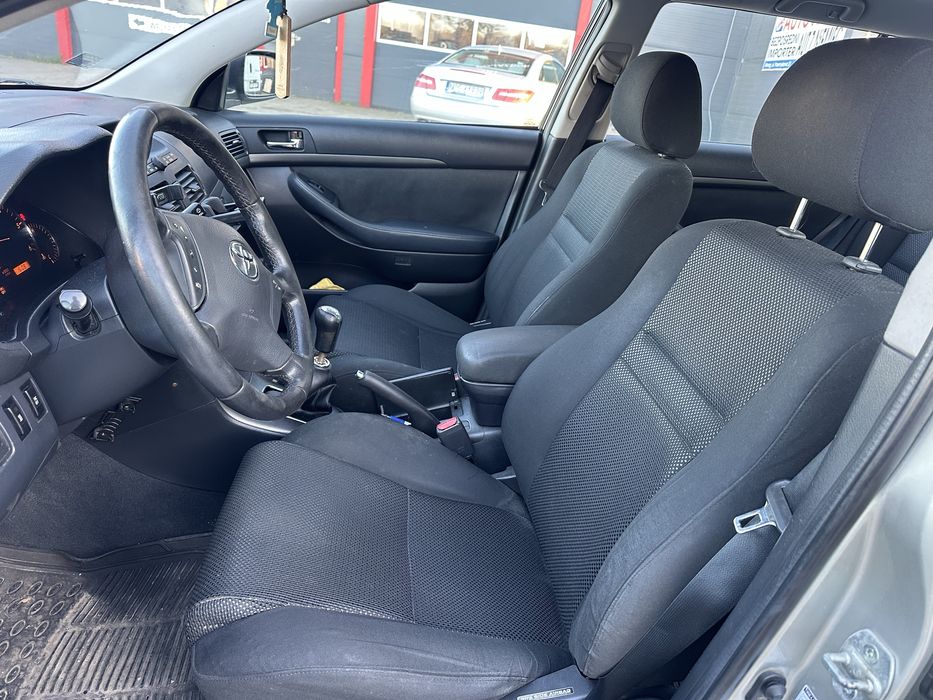 Toyota avensis 2004 r 2.0 d 115km