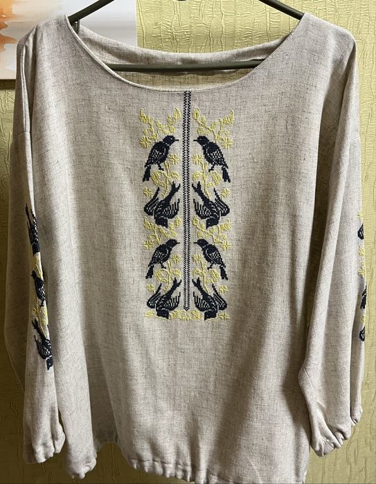 Жіноча вишиванка (ручна вишивка)