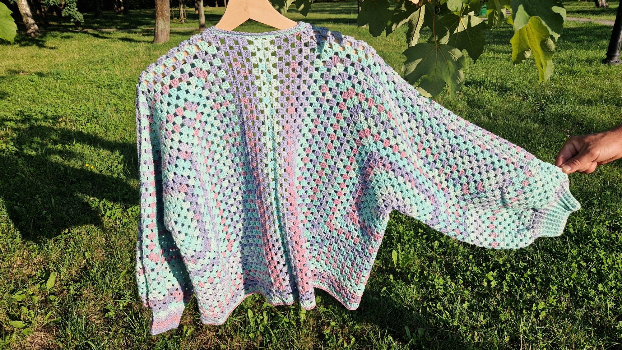 Sweter Hexagon na szydelku