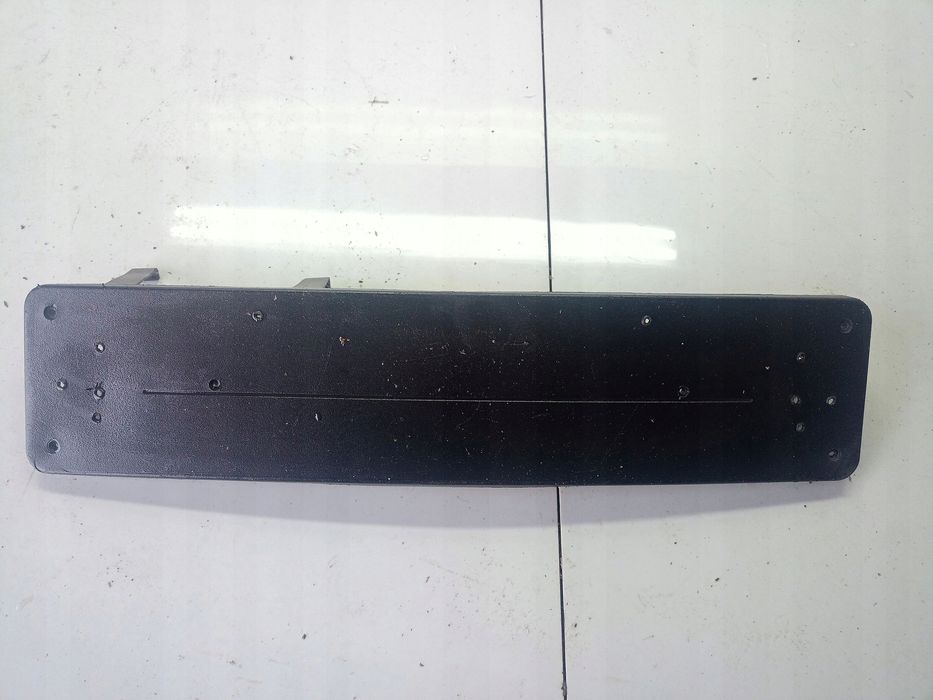 mercedes-benz c w204 2010 ramka przedniej tablicy rejestracyjnej