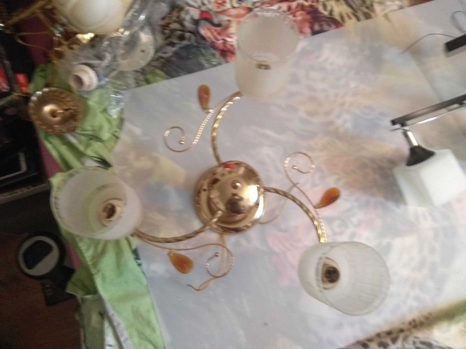 Світильник люстра стельовий на 3 плафона е27