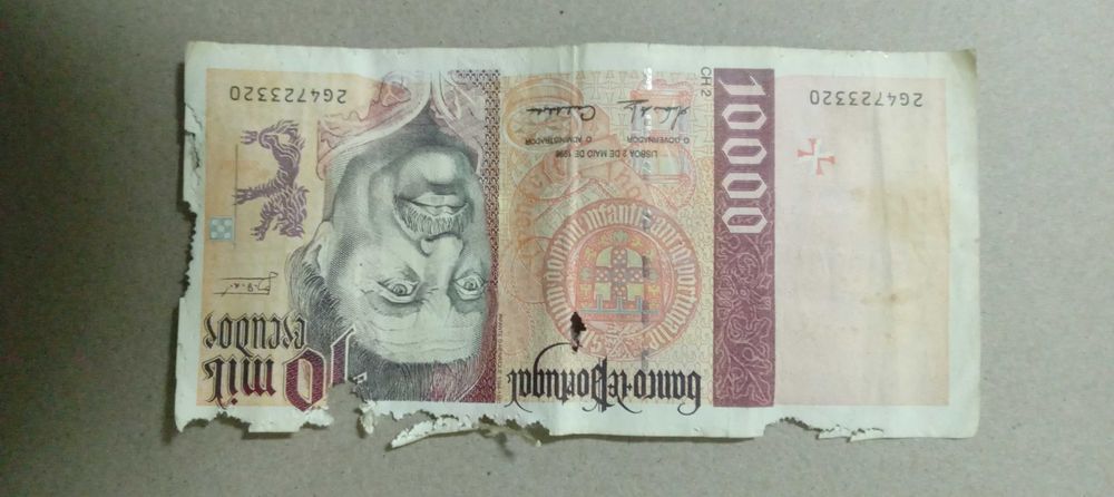 Notas de 10.000 escudos