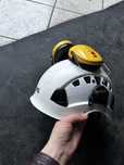 Petzl Kask Vertex Vent Biały ze słuchawkami wygłuszającymi