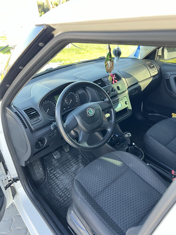 Skoda Fabia 2011 рік