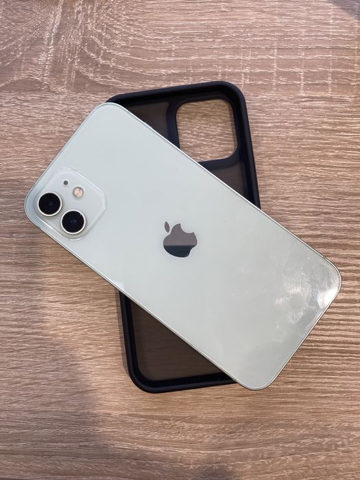 Продаю или обменяю IPhone 12 128gb