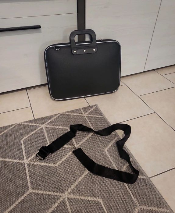 Torba na laptop 15,6 cali czarna