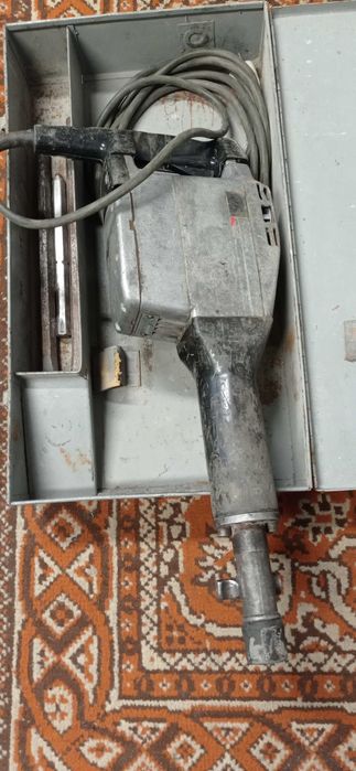 Młot elektryczny do kucia ,,CELMA" w walizce