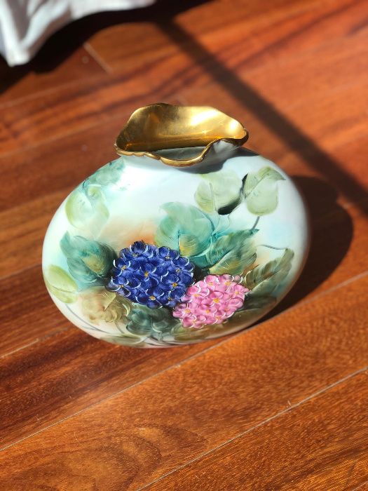 Conjunto Porcelana Floral, detalhes ouro pintado à mão Zulmira Marquez