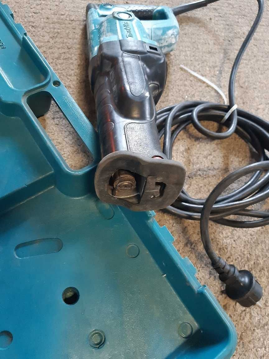 Piła Szablasta MAKITA JR305OT + walizka