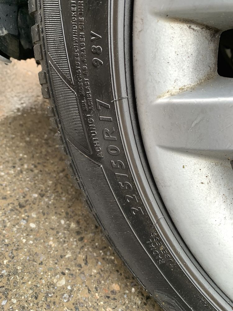 Зимня гума Dunlop 225/50 r17