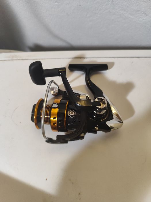 Carretel de pesca novo