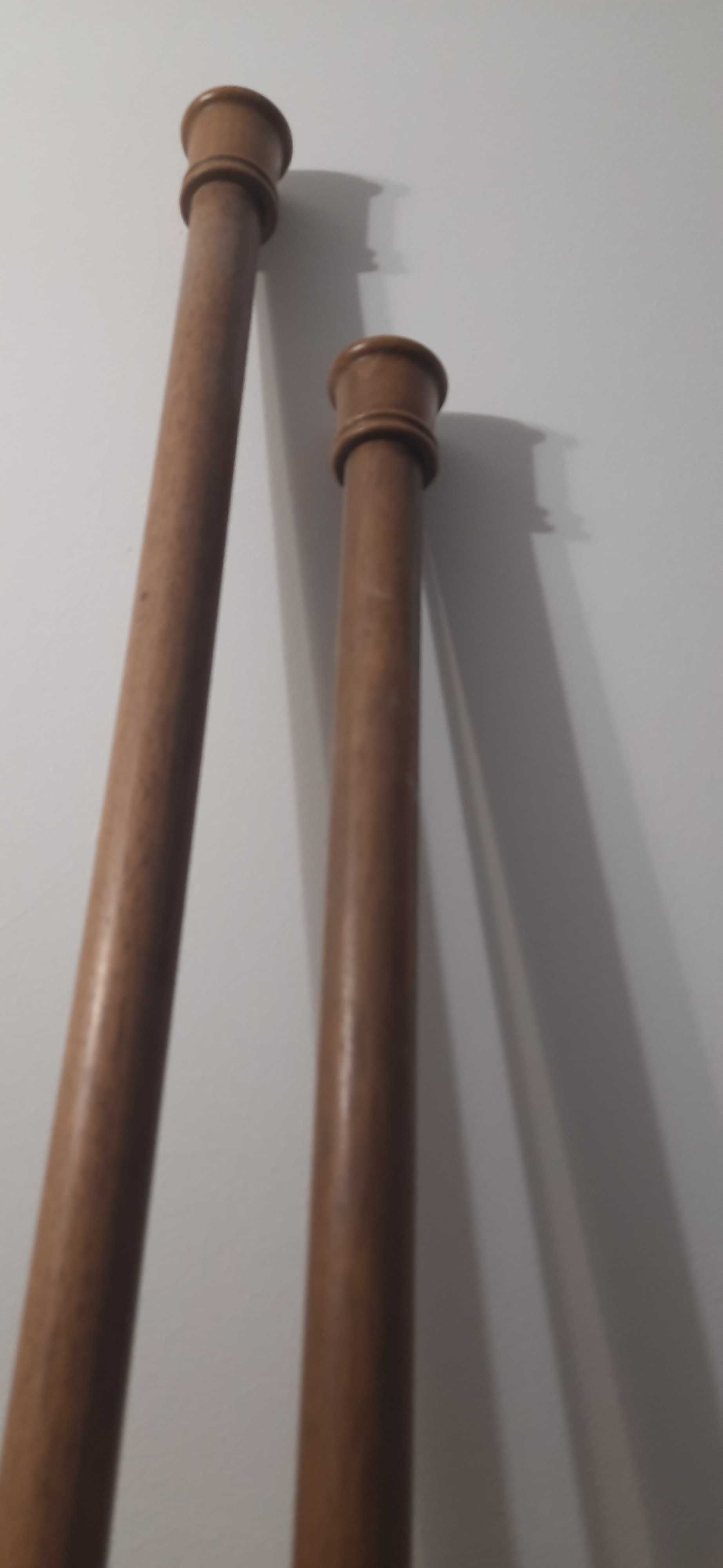 Barões para cortinados. Em madeira