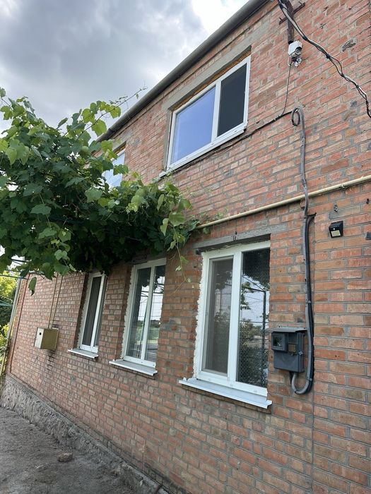 Здається 2-х поверховый Будинок