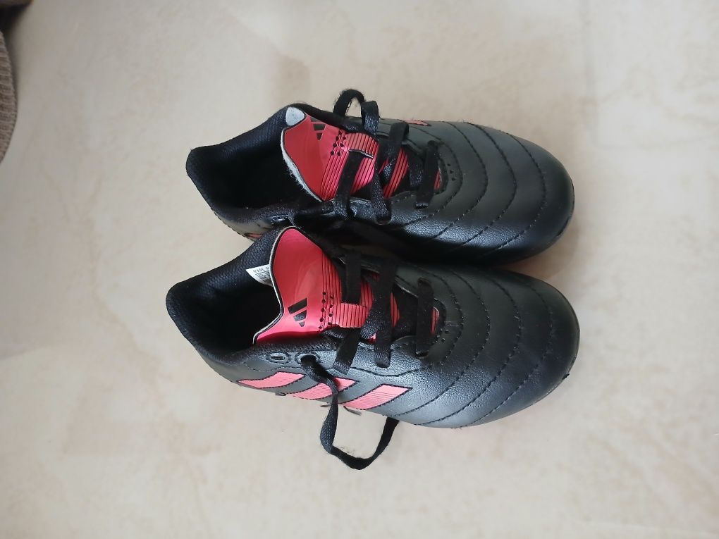 Chuteiras de criança: Adidas N°27