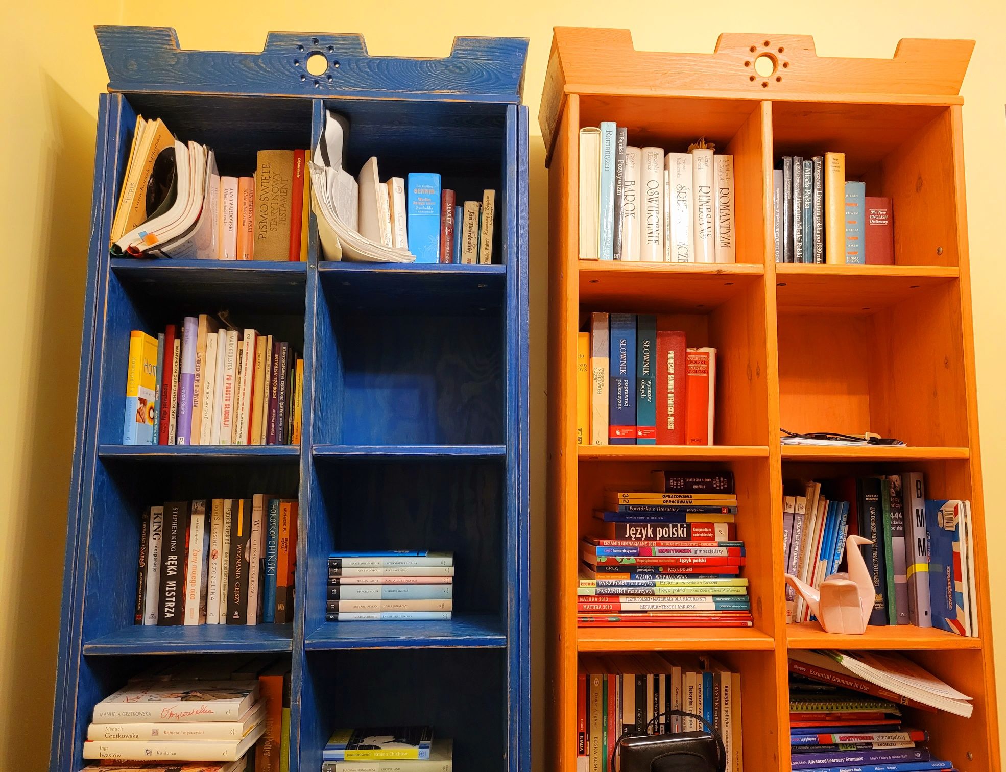 Drewniana sosnowa biblioteczka szafka regał na książki-transport!
