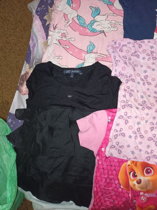 Футболки для девочки.. пакет вещей. Всё за 200 ГРн .
