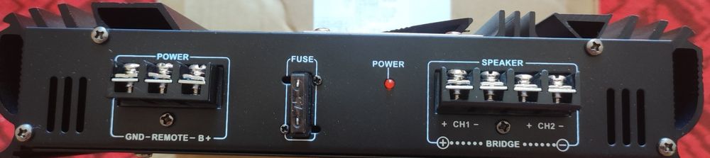 Підсилювач звуку автомобільний AUNA