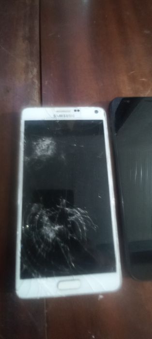 4 telemóveis para peças