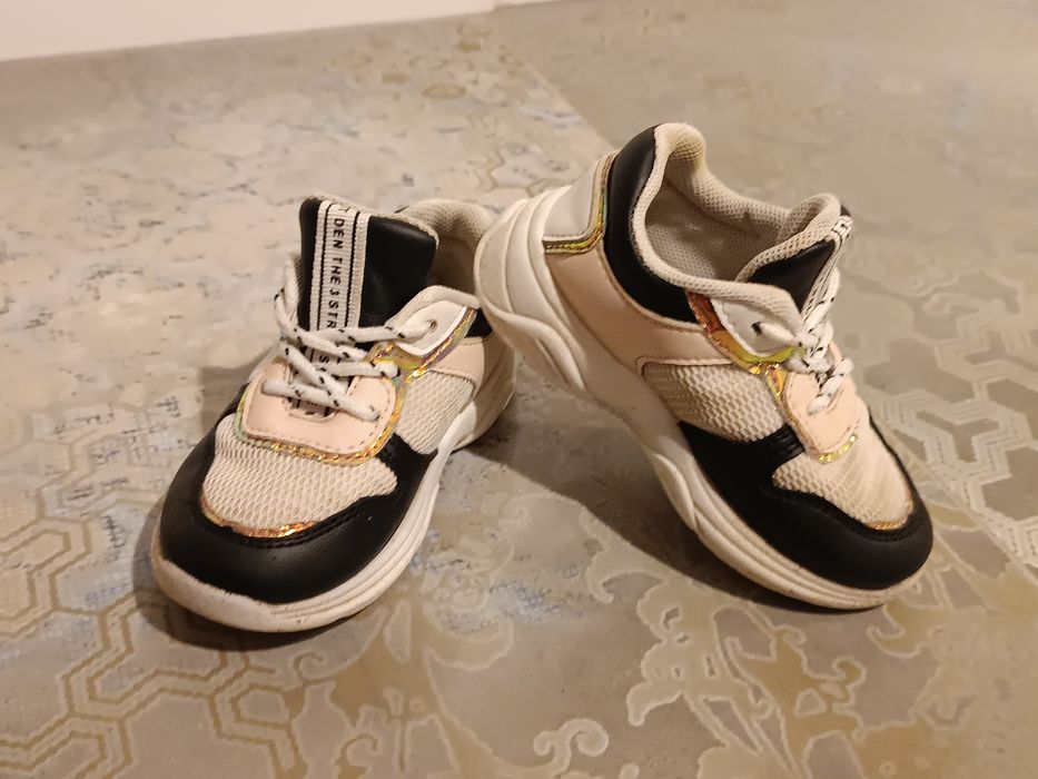 Buty dla dziewczynki rozmiar 22