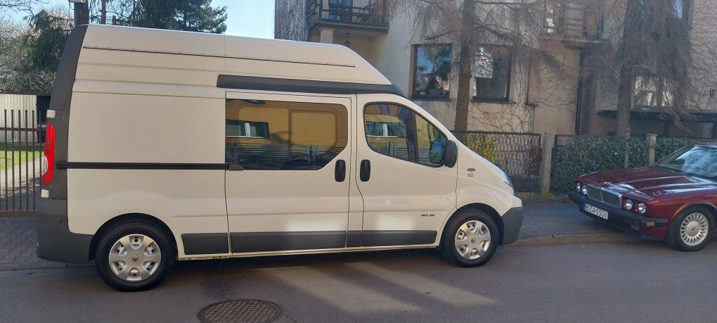 Renault Trafic Kamper 2010 1 właściciel Bezwypadkowy  100tys km