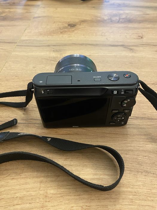 Aparat nikon 1 j1 + obiektyw 30-110 + torba samsonite , kabel instrikc