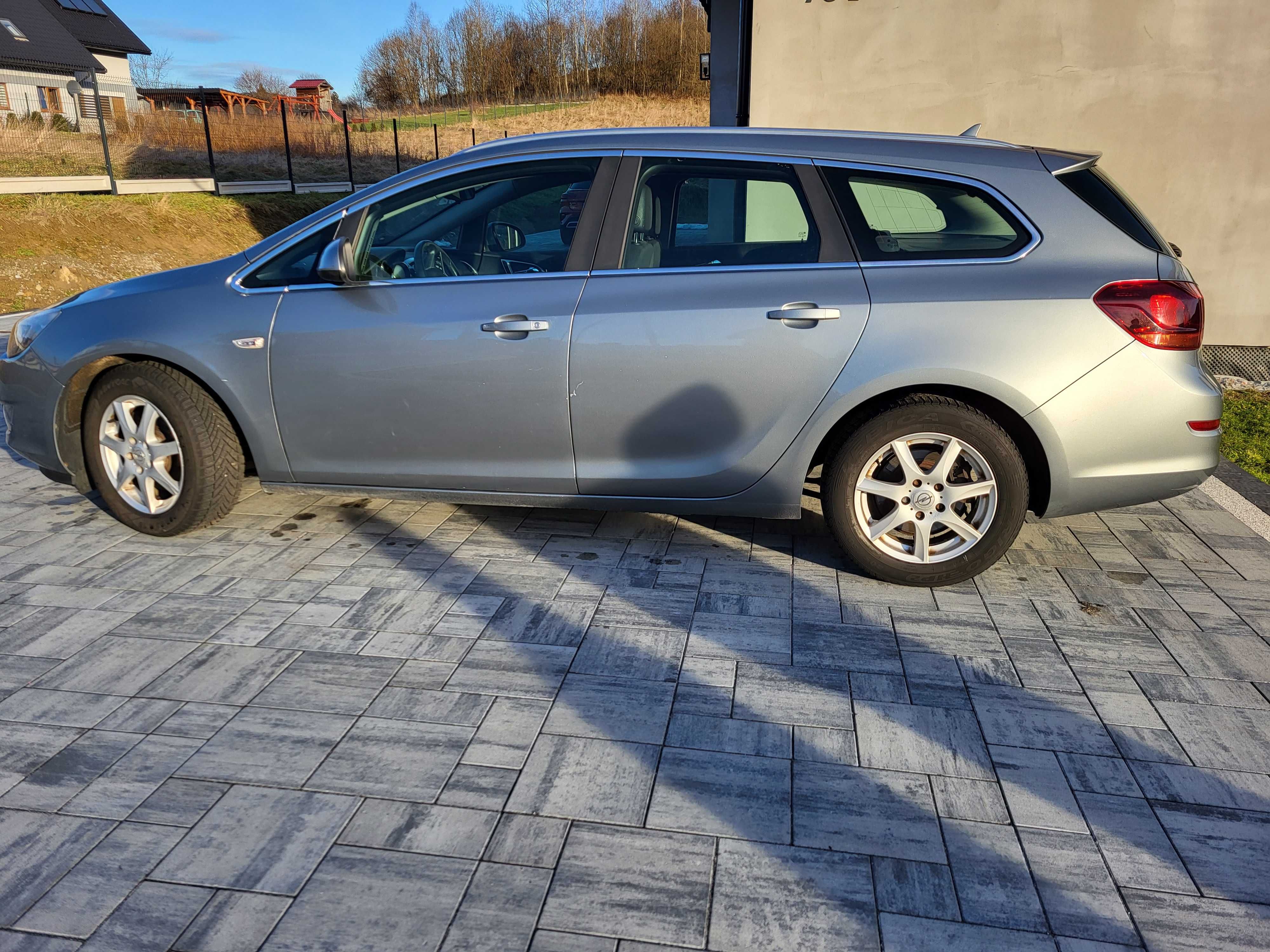 Opel Astra J IV 1,7 CDTI 110KM kombi