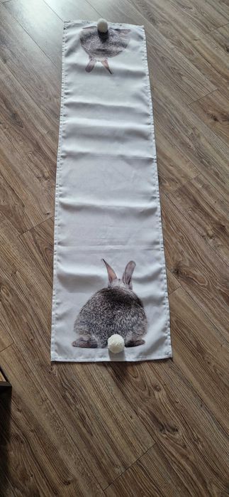 Bieżnik Kani obrus Wielkanoc zając z pomponem 40x160cm Homla