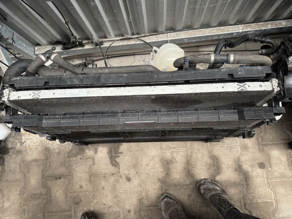 Chlodnice komplet woda wentylatory chlodnica klima Trafic III .2.0 Dci