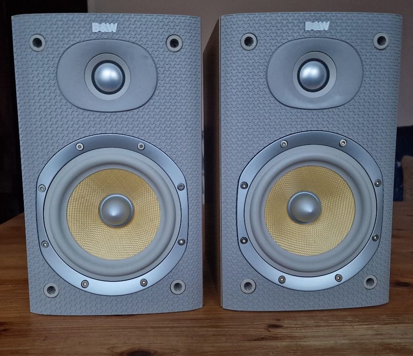 Kolumny Głośnikowe  B&W Bowers & Wilkins DM 600 S3