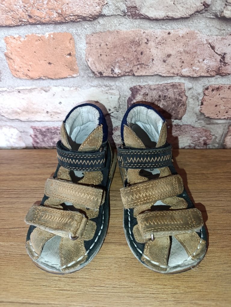 Buty sandałki dla chłopca marki Bartek r. 23 wkładka 15,5 cm