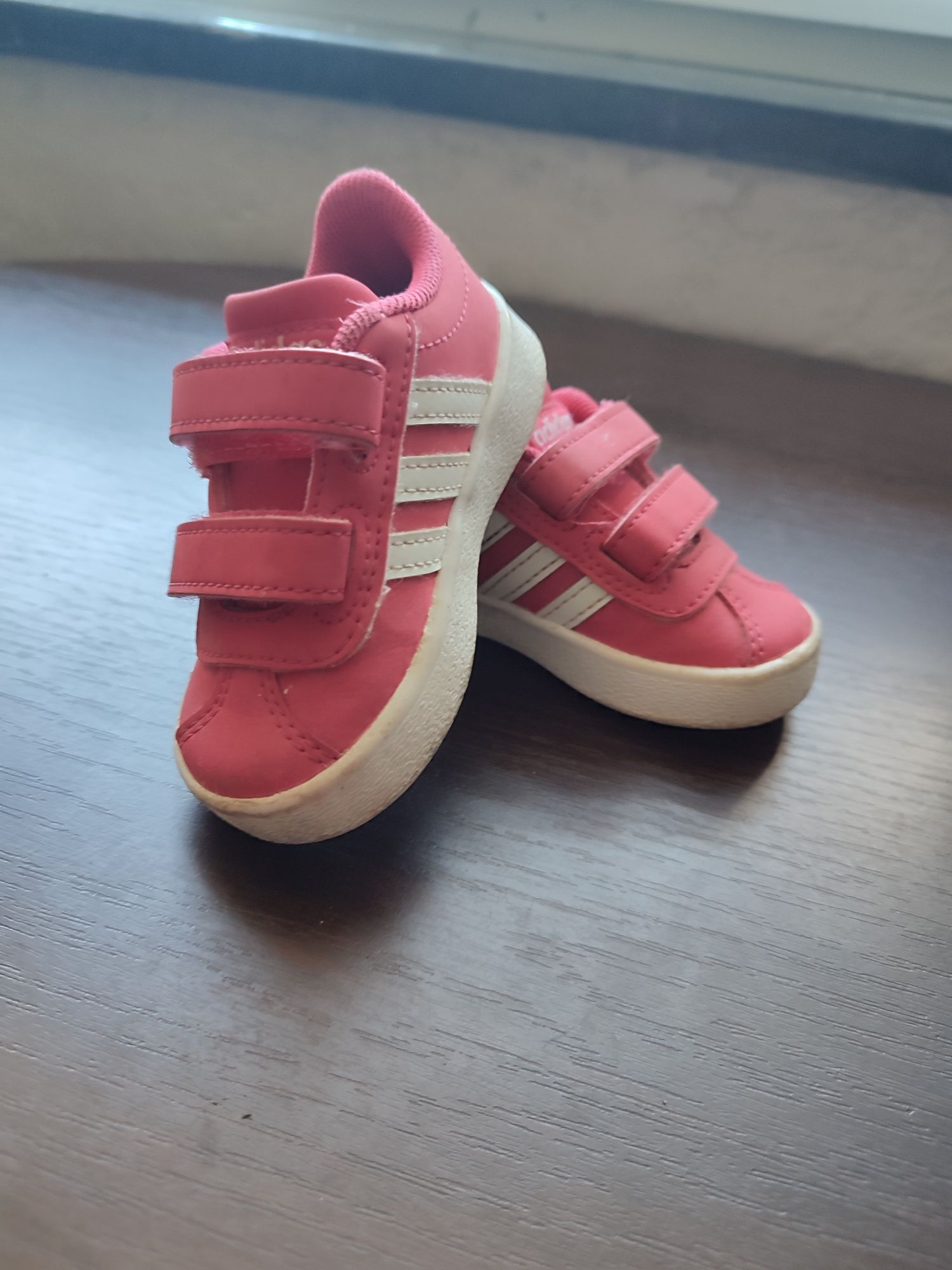 Продам дитячі кросівки Adidas