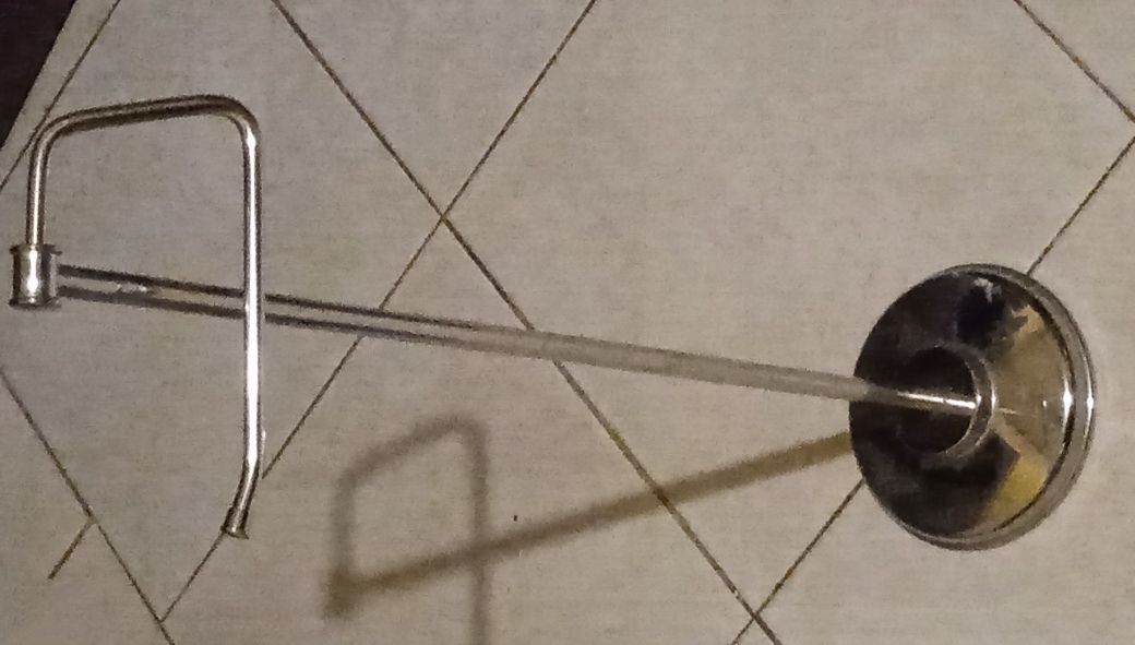 Suporte / dispensador para rolo de papel higiénico de pé todo em Inox