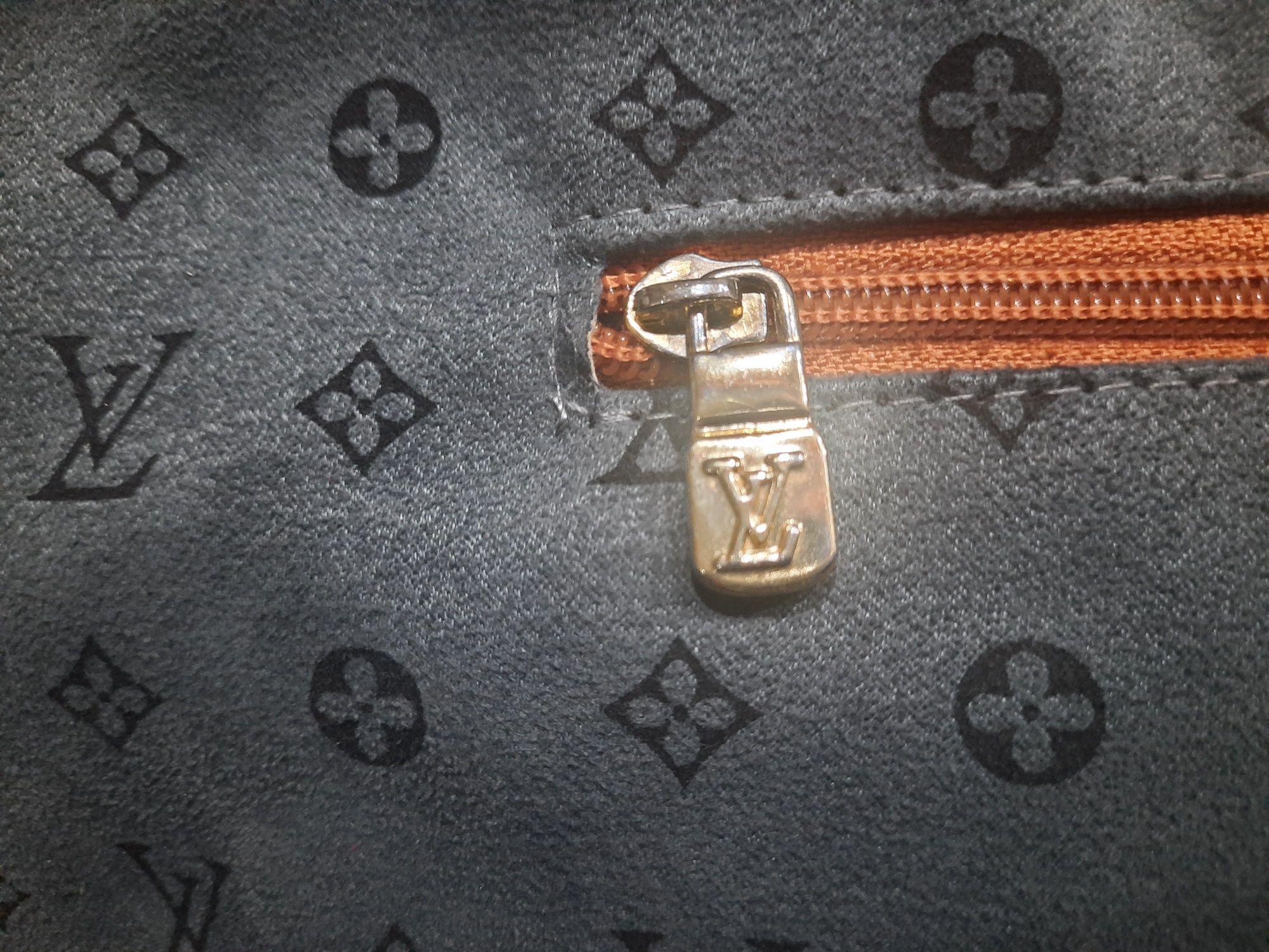 Torebka Louis Vuitton logowana