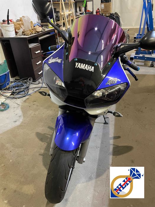 Yamaha R6 2000r.