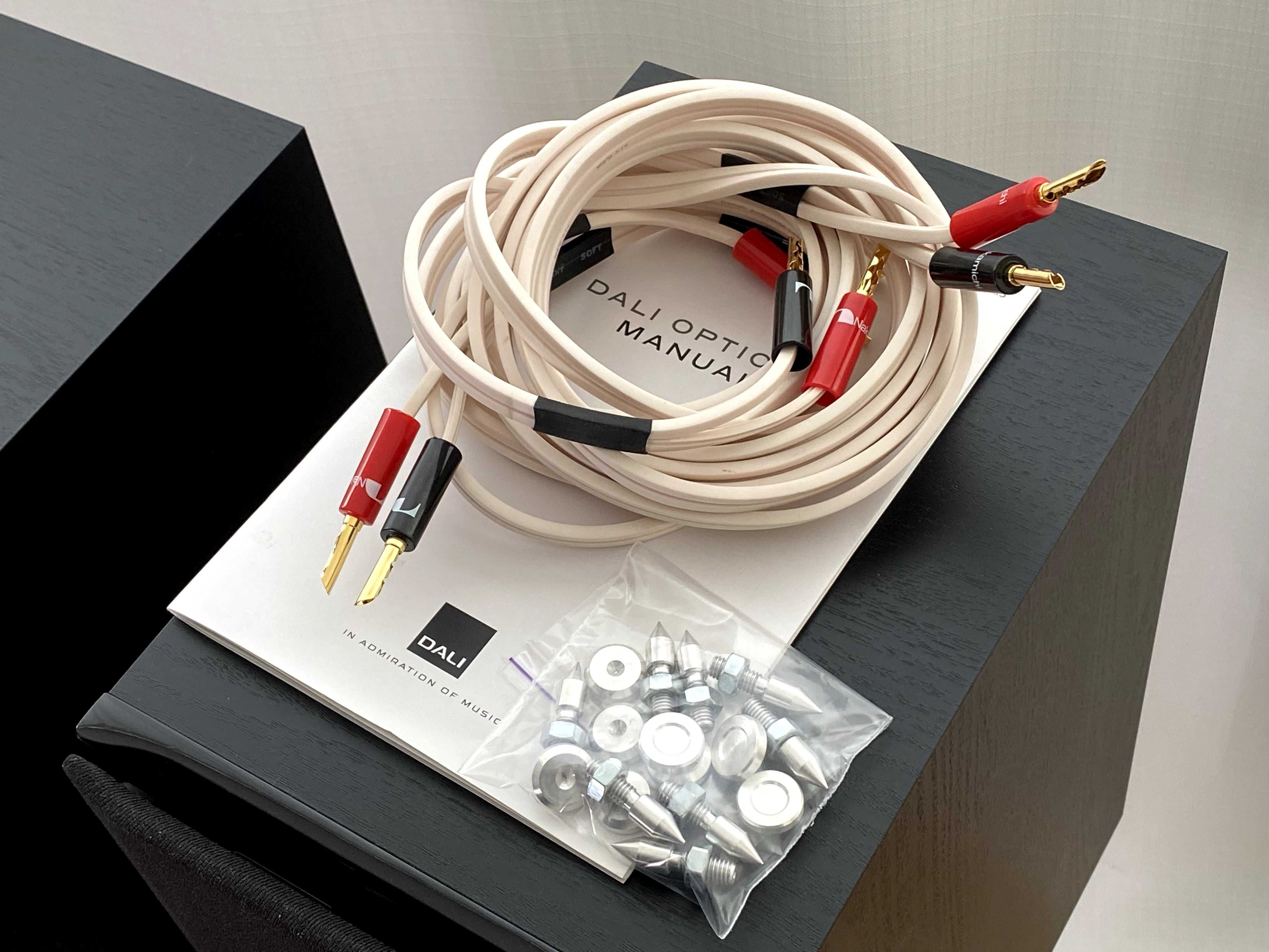 Колонки DALI Opticon 2 Black комплект з кабелями та підставками