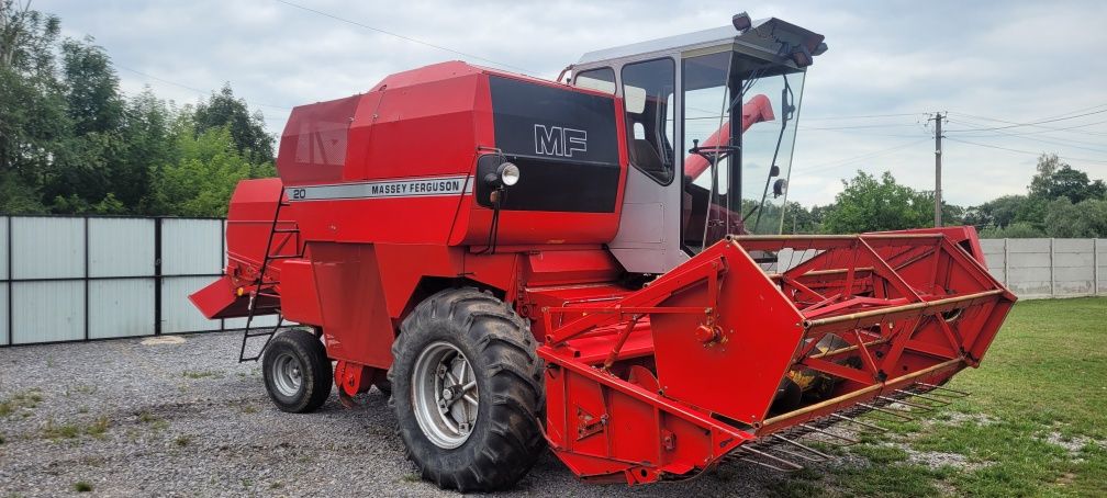 Комбайн Massey ferguson 20 з Фінляндії свіжо привезений