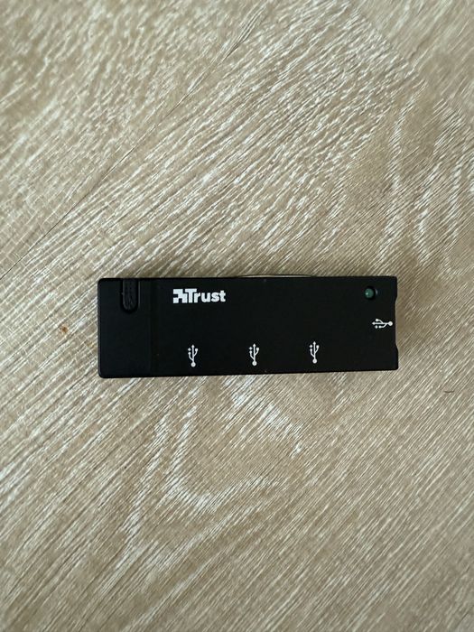 Hub USB Trust 4 portas – Compacto e funcional