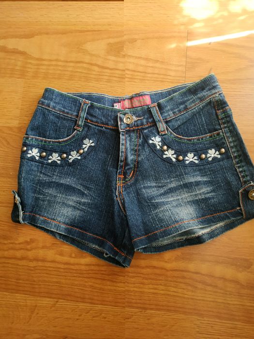 Шорти, юбка для жінок