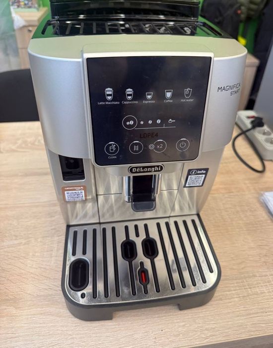 Продам новую кофемашина ECAM220.80.SB Magnifica Start