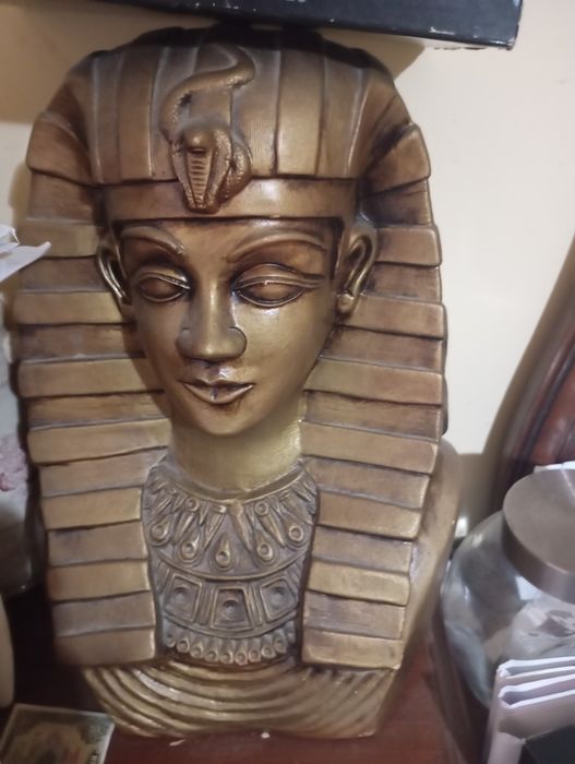 Vendo esta peça muita bonita bom estado